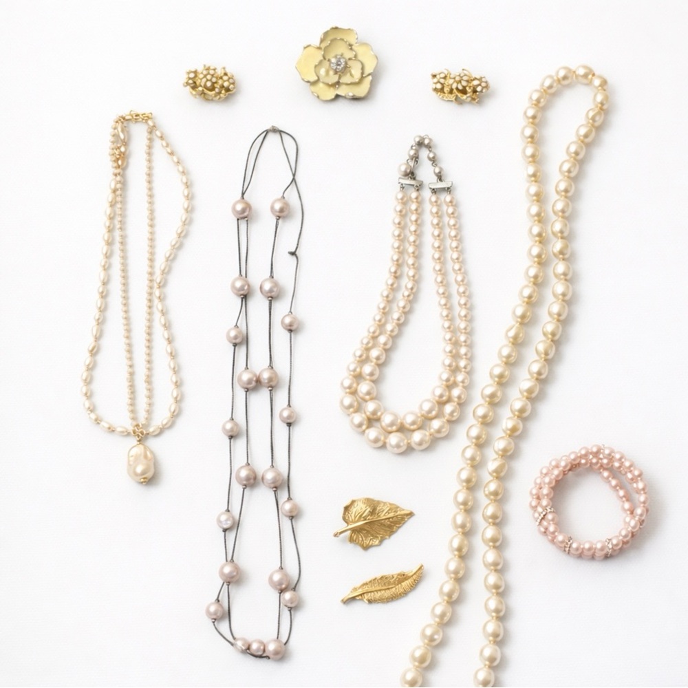 Vintage Faux Pearls Jewelry Lot Classic Bridal Cottagecore Necklace Costume